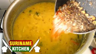 Gele Erwten Soep Daal Surinaams  Yellow Peas Soup Daal Surinamese  Suriname Kitchen [upl. by Aramanta]