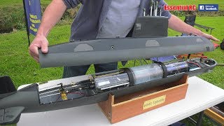 HOW DO RADIO CONTROLLED RC SUBMARINES WORK [upl. by Stieglitz]