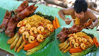 Cooking Pig Feet Noodle Recipe Eating So Yummy  Fried Noodle Shrimp with Pork Feet ampC Vegetable [upl. by Nnylyma]