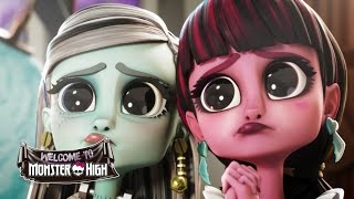 Frankie Charms Dracula  Welcome to Monster High  Monster High [upl. by Haland557]